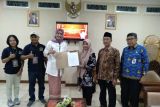 Bertepatan Hari Ibu, Denty serahkan syarat dukungan DPD ke KPU Jateng