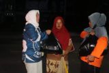 Pemerhati perempuan santuni penyapu jalan di Luwu Utara Sulsel