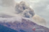 Gunung Kerinci kembali erupsi, durasi 4 menit