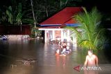 Banjir rendam 17 rumah di Agam, satu kepala keluarga dievakuasi