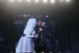 Elvy Sukaesih duet bareng Mulan dan cium Dhani di konser Dewa 19