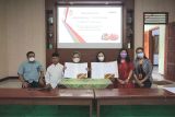 Anak panti asuhan ditatar Bahasa Inggris