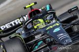 Hamilton bertahan di Mercedes meski mobilnya kalah kencang