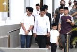 Presiden  ajak Jan Ethes Shalat Jumat di Masjid Sheikh Zayed Surakarta