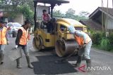 Temanggung bentuk enam tim penambal lubang jalan hadapi Lebaran