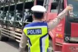 Polres Muba hentikan perjalanan truk angkutan nonpangan