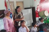 Ini dia cinta nirbatas Ibu Guru Kembar kepada anak-anak marjinal