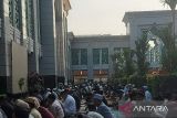 Masjid Raya Jakarta Islamic Center  manfaatkan area selasar aula untuk Shalat Id