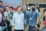 Presiden Jokowi tinjau Media Center KTT ASEAN dan menyapa awak media