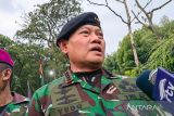 Panglima TNI tegaskan empat pekerja BTS bukan disandera KKB