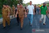 Warga gembira jalan puluhan tahun rusak kini mulus beraspal