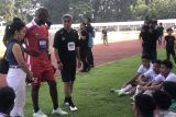 Eric Abidal dukung pemain U16 untuk bisa bermain di kompetisi Eropa