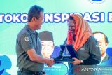 KKP memberi penghargaan kepada tiga tokoh ekonomi biru inspiratif