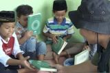 TPQ dapat bantuan 10.000 Alquran