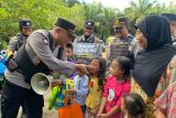 Anak dan ibu Seruyan mendapat trauma healing dari polisi