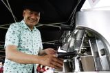 Kopi Indonesia berkonsep angkringan disajikan di London