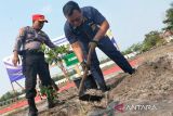 HUT ke-52, ASABRI Palangka Raya serahkan 500 bibit pohon ke SPN Tjilik Riwut