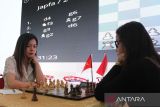 Pecatur GMW Dewi ungguli Thi Mai Hung di partai kedua dwi tarung Japfa Chess 13