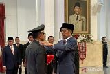 Jokowi lantik Jenderal Agus Subiyanto sebagai KSAD TNI gantikan Jendral Dudung