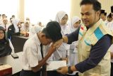 Berkah HLN 78, Beasiswa Cahaya Pintar YBM Hadir di 12 Madrasah Bukittinggi