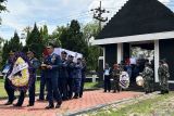 Tiga korban kecelakaan pesawat tempur Super Tucano dimakamkan di TMP Suropati Malang