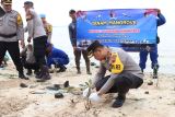 Polres  Jepara tanam ratusan bibit mangrove untuk cegah abrasi