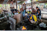 Pandai besi tradisional di Tidore Kepulauan