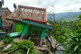 Bencana tanah bergerak di Tegalkaso Sukabumi merusak sejumlah rumah