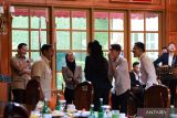 Prabowo makan hingga berjoget bersama Nikita Mirzani dan Lesti Kejora