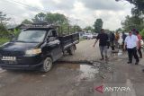 Pemkab Kotim lakukan pemeliharaan ruas jalan provinsi