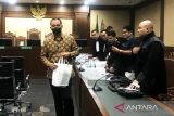 Rafael Alun memohon untuk dibebaskan dari semua dakwaan