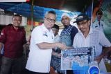 Bupati Luwu Timur serahkan bantuan pupuk organik tingkatkan produksi kakao