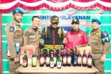 Satpol PP Damkar Agam amankan puluhan botol minuman keras