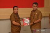 Bupati Natuna serahkan DPA-SKPD 2024 ke OPD