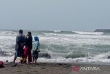 BMKG: Waspadai gelombang tinggi di laut selatan  Jawa Barat