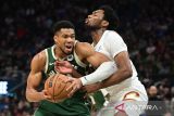 Antetokounmpo cetak 59 poin bawa Bucks tekuk Pistons di overtime