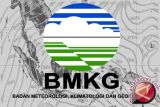 BMKG ingatkan warga waspadai gelombang  empat meter perairan kepulauan