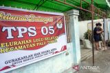 Persiapan TPS menjelang pemungutan suara