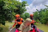 Dompet Dhuafa evakuasi penyintas banjir di Demak