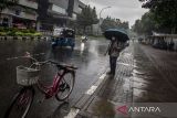 Hujan disertai petir guyur DKI Jakarta