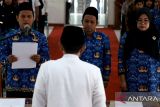 Bupati Eka Putra lantik dan ambil sumpah 56 kepala UPT sekolah