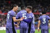 Liverpool taklukkan Brentford 4-1 dan terus pimpin klasemen