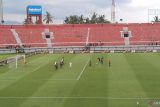 Arema keluar zona degradasi usai tundukkan Persija 3-2