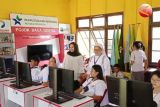 Puluhan pelajar antusias kunjungi Disarpustaka Kapuas