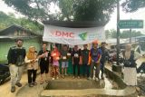 DMC Dompet Dhuafa bagikan takjil dan kado Ramadhan bagi penyintas banjir Kendari
