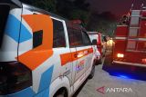 Puluhan ambulans siaga di lokasi kebakaran gudang amunisi