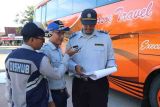 Dishub Kobar lakukan ramp check dan tes urine supir bus