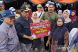 Pemprov Kalteng beri bantuan sembako dan uang ke korban kebakaran di Palangka Raya