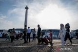 Ribuan wisatawan serbu Monas