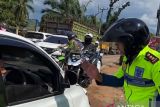 Antisipasi macet arus balik, polisi kawal tanjakan jalur Palembang-Betung